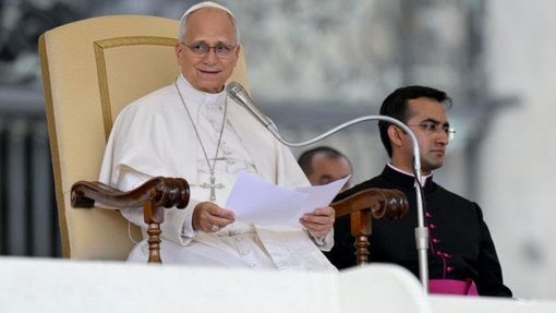 Leone XIV ai nuovi vescovi: «Nessun vescovo cammina da solo» Leone XIV ai nuovi vescovi: «Nessun vescovo cammina da solo»