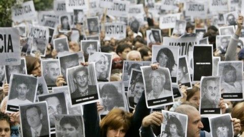 PAPA: La religione non incita alla guerra