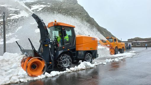 Chiusura invernale del Colle San Bernardo sulla Statale 27 Chiusura invernale del Colle San Bernardo sulla Statale 27