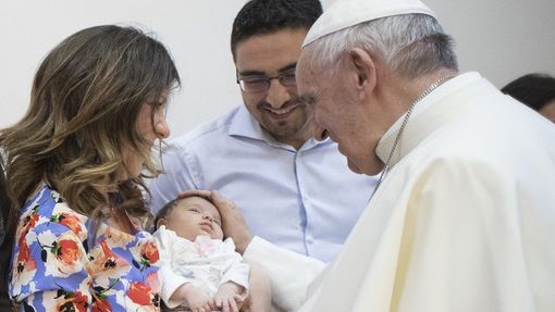 PAPA: la famiglia è forte se si apre alla vita e non discrimina