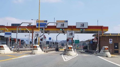 Il Raccordo Autostradale Valle d'Aosta: trenta anni di collegamento e innovazione Il Raccordo Autostradale Valle d'Aosta: trenta anni di collegamento e innovazione