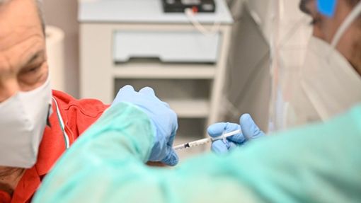 Frena l’incremento dei casi covid, Valle d’Aosta in vetta con le terze dosi