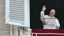 Lors de l'Angélus, le Pape invite à libérer nos cœurs du matérialisme et de la violence Lors de l'Angélus, le Pape invite à libérer nos cœurs du matérialisme et de la violence