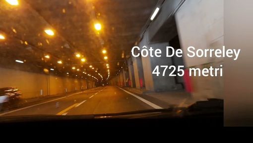 Foto di repertorio antecendete alla limitazione della circolazione nella galleria Côte de Sorreley