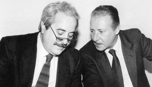 Una delle foto storiche di Giovanni Falcone e Paolo Borsellino