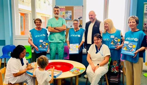 Un sorriso in corsia: i giocattoli dell’UNICEF per i piccoli pazienti del Beauregard