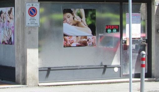 Gravi carenze igieniche, chiusi sei centri massaggi ad Aosta Gravi carenze igieniche, chiusi sei centri massaggi ad Aosta