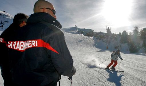 Denunciati due ventenni per il furto di sci e scarponi a Gressoney