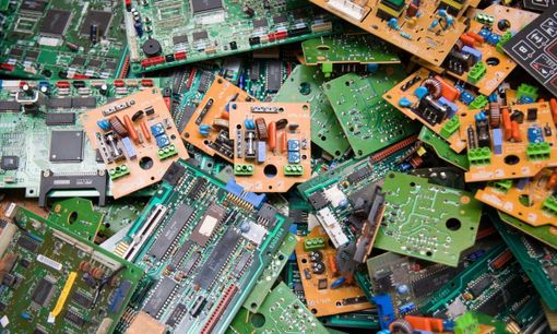 Raee, quanti rifiuti elettrici che rimangono nei cassetti.