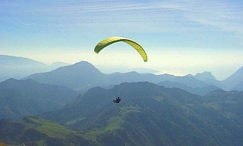 Regione chiede stop a voli parapendio su Monte Bianco Regione chiede stop a voli parapendio su Monte Bianco