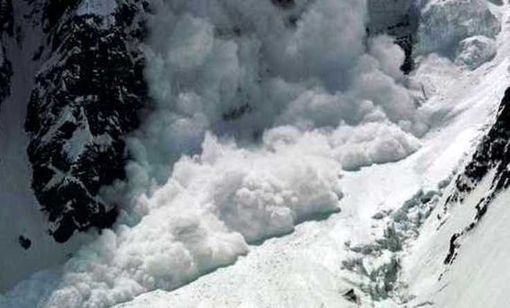 Valanga a Oyace, chiusa strada regionale 28 Valanga a Oyace, chiusa strada regionale 28