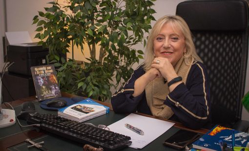 Vincenza Palmieri - Ambasciatrice dei Diritti Umani nel Mondo, la Prof.ssa Vincenza Palmieri, Contessa di Limira, è il Fondatore della Pedagogia Familiare in Italia, l’unica professione che ha come Carta e Manifesto programmatico la Dichiarazione Universale dei Diritti Umani e la Convenzione Internazionale dei Diritti dell’Infanzia