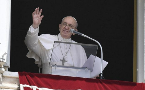 PAPA: Fede matura se al centro c’è Dio e non i nostri bisogni PAPA: Fede matura se al centro c’è Dio e non i nostri bisogni