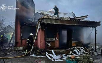 Ucraina-Russia, notte di fuoco su Kiev. Oggi Trump e Zelensky in call con i leader Ue