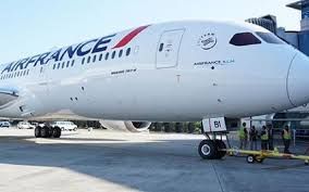 Bimbo trovato morto nel carrello di un aereo proveniente dalla Costa d'Avorio Bimbo trovato morto nel carrello di un aereo proveniente dalla Costa d'Avorio