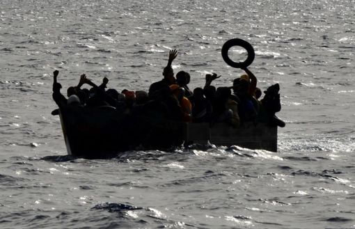 Tratti in salvo e sbarcati a Lampedusa 41 migranti, 7 i dispersi Tratti in salvo e sbarcati a Lampedusa 41 migranti, 7 i dispersi