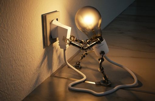 il costo dell’elettricità cresce del + 8,8% nel IV trimestre 2024 per i clienti vulnerabili