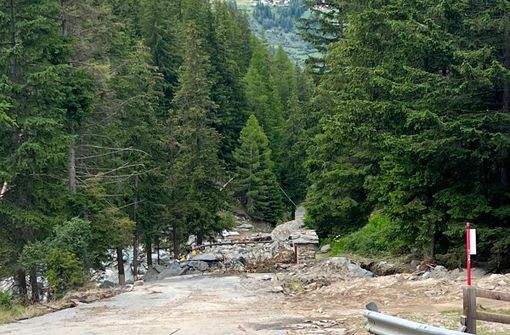 Distruzione dell'alluvione a Valnontey Distruzione dell'alluvione a Valnontey