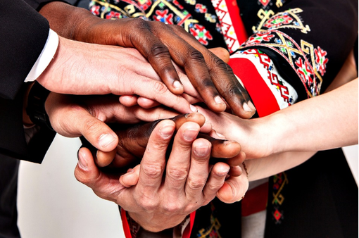 Apre il centro di orientamento e supporto per cittadini stranieri “Voce di colori”