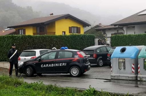 Diciottenne muore soffocata tentando di scavalcare il cancello di casa: aveva dimenticato le chiavi e non voleva svegliare la sorella Diciottenne muore soffocata tentando di scavalcare il cancello di casa: aveva dimenticato le chiavi e non voleva svegliare la sorella