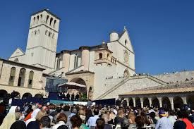 La Valle d’Aosta e Enval tra i firmatari della Rete delle città di carta ad Assisi La Valle d’Aosta e Enval tra i firmatari della Rete delle città di carta ad Assisi