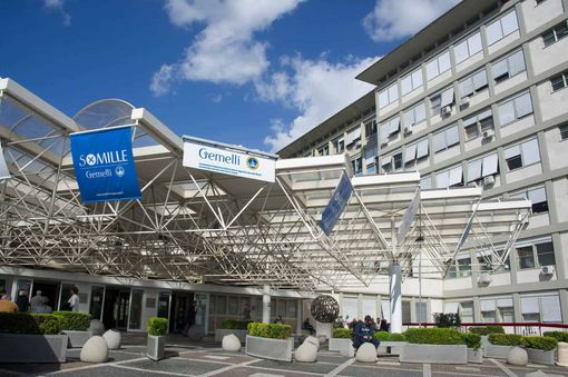 Il decorso post-operatorio di Papa Francesco è regolare