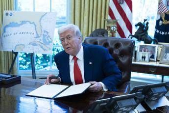 Trump e il rimprovero a Obama: "Ha rivelato informazioni sugli alieni" Trump e il rimprovero a Obama: "Ha rivelato informazioni sugli alieni"