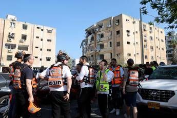 Iran, attacco di Israele a reattore Arak. Missili su Tel Aviv, colpito ospedale di Soroka