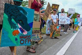 Trump inaugura 'Alcatraz degli Alligatori', campo detenzione per migranti irregolari Trump inaugura 'Alcatraz degli Alligatori', campo detenzione per migranti irregolari