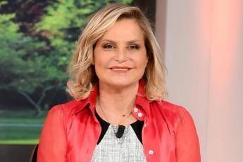 Simona Ventura e il post per la figlia Caterina: "Orgogliosa, trionfo dopo le difficoltà" Simona Ventura e il post per la figlia Caterina: "Orgogliosa, trionfo dopo le difficoltà"