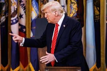 Trump, la bilancia è il nemico: "Dovrei prendere farmaci per dimagrire"