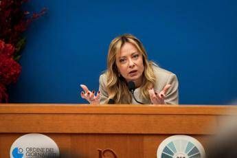 Meloni: "Inps colonna portante del welfare, volto di uno Stato amico" Meloni: "Inps colonna portante del welfare, volto di uno Stato amico"