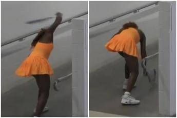 Gauff perde agli Australian Open e... distrugge la racchetta