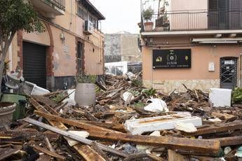 Maltempo, stop per 6 mesi pagamenti bollette in zone colpite da ciclone Harry Maltempo, stop per 6 mesi pagamenti bollette in zone colpite da ciclone Harry