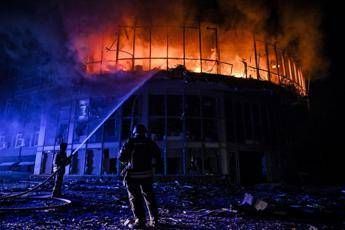 Ucraina, continuano i raid russi: morti in attacchi a Zaporizhia e Odessa Ucraina, continuano i raid russi: morti in attacchi a Zaporizhia e Odessa