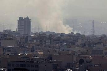 Usa e Israele attaccano l'Iran, Teheran lancia missili. Trump al popolo: "L'ora della vostra libertà è a portata di mano"