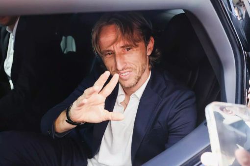 Ufficiale Modric al Milan, avrà la maglia numero 14