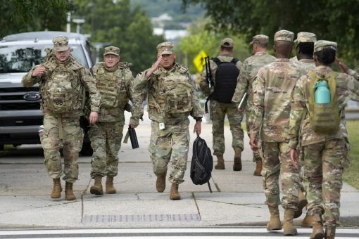 Il Pentagono allerta 1.500 soldati da schierare in Minnesota