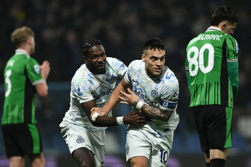 Inter travolgente a Reggio Emilia, 5-0 al Sassuolo e +8 sul Milan Inter travolgente a Reggio Emilia, 5-0 al Sassuolo e +8 sul Milan