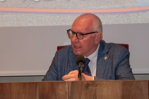 Forestali e Vigili del fuoco entrano nel Comparto Sicurezza e Soccorso della Valle d’Aosta: approvati dalla Giunta i due disegni di legge Forestali e Vigili del fuoco entrano nel Comparto Sicurezza e Soccorso della Valle d’Aosta: approvati dalla Giunta i due disegni di legge