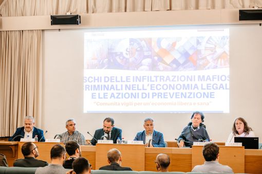 Comunità vigili per un’economia libera e sana: un convegno ad Aosta per rafforzare la legalità Comunità vigili per un’economia libera e sana: un convegno ad Aosta per rafforzare la legalità
