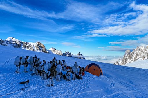Campo base (SERVIZIO FOTOGRAFICO CENTRO ADDESTRAMENTO ALPINI)