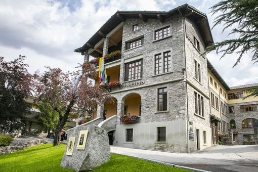 Courmayeur: Beni confiscati alla mafia sono nell' Elenco in Trasparenza Courmayeur: Beni confiscati alla mafia sono nell' Elenco in Trasparenza