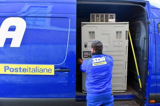 Vaccino AstraZeneca arrivato in Valle con Poste Italiane