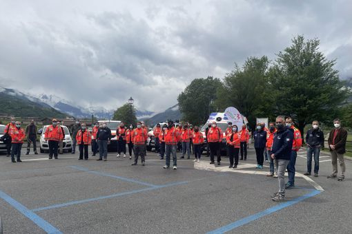 I volontari del soccorso Anpas Valle d’Aosta. Nell'aticolo il neo Consiglio Direttivo Anpas Valle d’Aosta presieduto da Massimo Pesenti, vice presidente Andrea Parisi, consiglieri: Gianluca Scarpari, Paolo Ferrero, Renzo Belfrond , Placido Abate, Elio PietroPaolo e Mario Benech delegato Anpas nazionale.