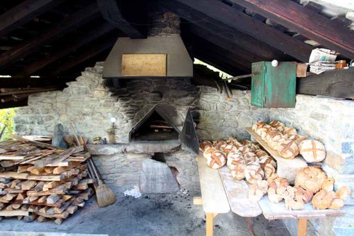 Alla scoperta del Pan Ner in 44 comuni valdostani Alla scoperta del Pan Ner in 44 comuni valdostani