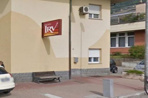 L'ingresso dell'Irv in via Binel ad Aota