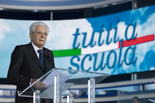 Mattarella 'La scuola è ossigeno per la società' - VIDEO