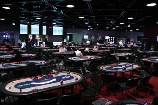 Sala Poker al Casino di Saint-Vincent (immagine dal sito web italiapokerclub)