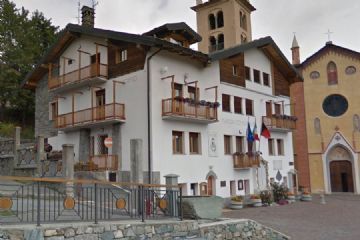 Il Municipio di Torgnon Il Municipio di Torgnon